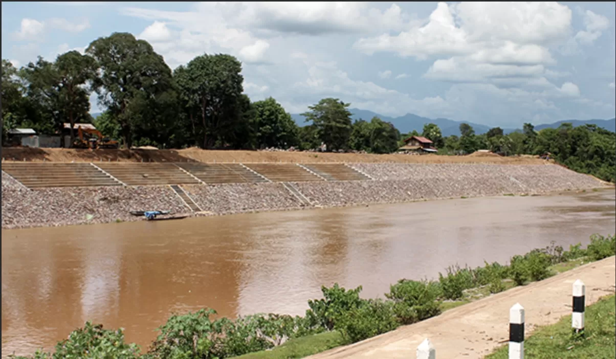 ໂຄງການກໍ່ສ້າງ ປ້ອງກັນຕາຝັ່ງເຈື່ອນແຄມເຊໂດນເທດສະບານເມືອງ ແລະ ແຂວງສາລະວັນ